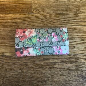 Gucci GG Blooms Flower Print Bifold Long Wallet Leather Red